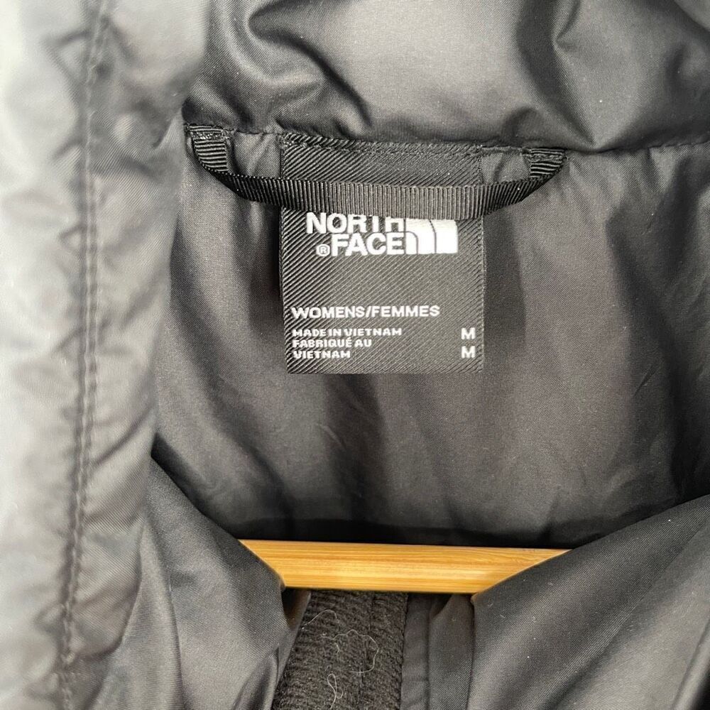 The North Face Black Based Warner Brothers Everyday Puffer Jacket Medium - Picture 4 of 8